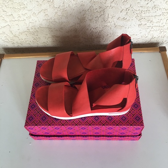 Ellen Fisher extremely comfortable orange / red shoes - Picture 5 of 6